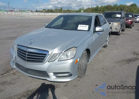 2012 Mercedes-Benz E 350 4Matic z USA, uszkodzony, nr VIN WDDHF8JB3CA625271